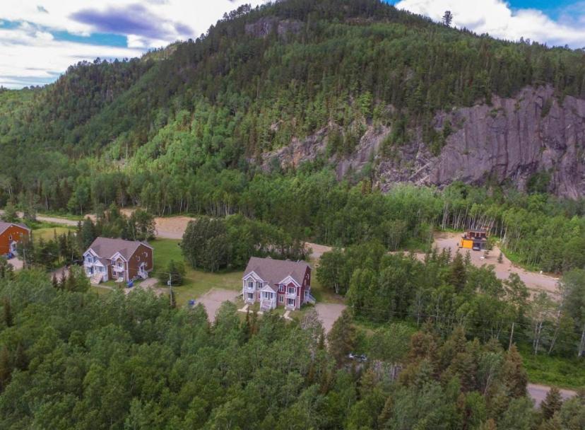 Condo Mont-Edouard 2 LʼAnse-Saint-Jean Eksteriør billede
